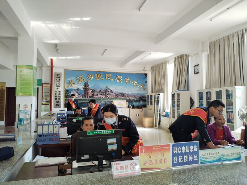 五指山税务：优化服务提质效 便利开票解难题
