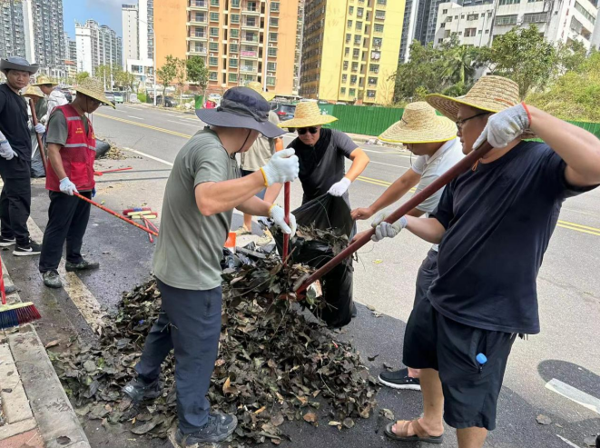 金宇街道清扫工作现场（海口市市综合行政执法局供图）