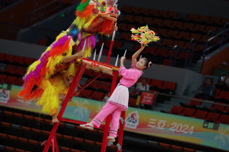 广西代表队《刀尖狮技》。实习生 沙川涛摄